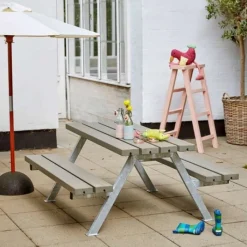 Outlet Plus Danmark Kinderpicknicktafel vuren gegrond grijsbruin - Alpha 118 x 118 x 57 cm