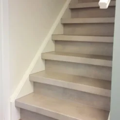 Maestro Steps Overzettrede met neus - Laminaat - Betonlook Light Grey Stone