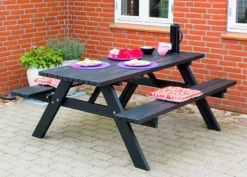 New Plus Danmark Picknicktafel vuren geimpregneerd - Opklapbare zitting zwart - 155 x 177 x 71 cm