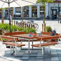 New Plus Danmark Picknicktafel vuren geimpregneerd - Twist - vierkant gegrond teak