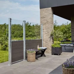 Plus Danmark Schutting composiet & helder glas in stalen frame - Futura recht antraciet (90 x 180 cm)