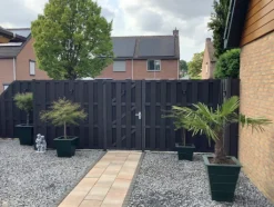 Online C-Wood Schutting composiet Bari antraciet met antraciet aluminium frame (180 x 180 cm)