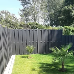 Discount C-Wood Schutting composiet Stijl antraciet met antraciet aluminium frame (180 x 180 cm)