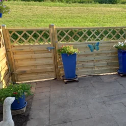 Outlet Plus Danmark Schutting vuren - Bergen recht met trellis groen geimpregneerd (90 x 165 cm)