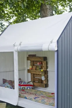 Plus Danmark Speelhuis vuren - Voorzien van wielen 120 x 203 x 198 cm