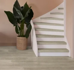 Discount Stepwood Traprenovatie set - 1 kwart draai - 14 treden SPC toplaag Rustiek eiken incl. witte stootborden