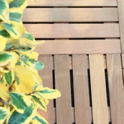 Sale Smaragd Terrastegel hardhout Bankirai 50 x 50 cm (24 mm) ribbel