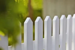 Discount Plus Danmark Tuinhek vuren - Skagen Lux recht wit (150 x 80 cm)