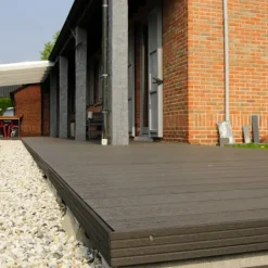 Clearance C-Wood Vlonderplank composiet 2,1 x 14 cm donker bruin grove ribbel en vlak